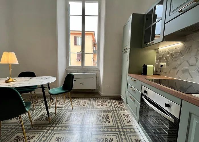 Ca Nell'umbertino - A 150 Mt Dalla Stazione لا سبيتسْيا
